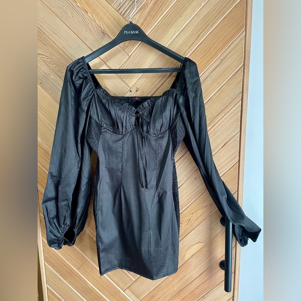 Black long sleeve dress